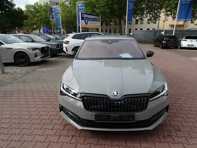 Skoda Superb view 2