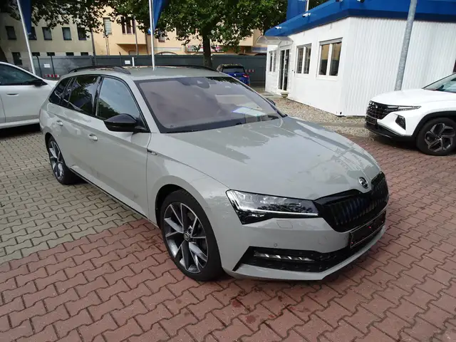 Skoda Superb view 6