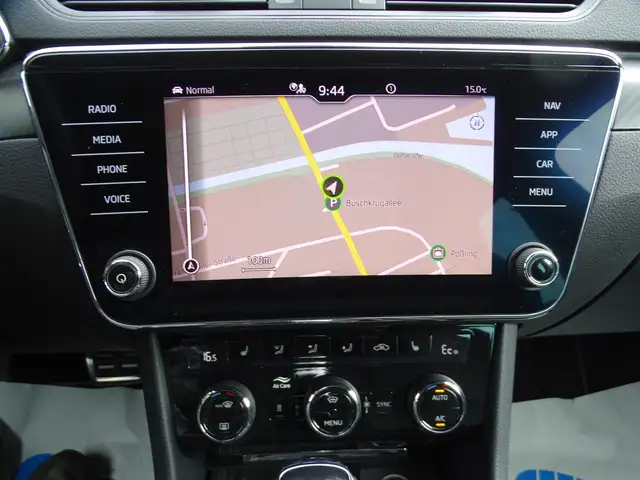 Skoda Superb view 12