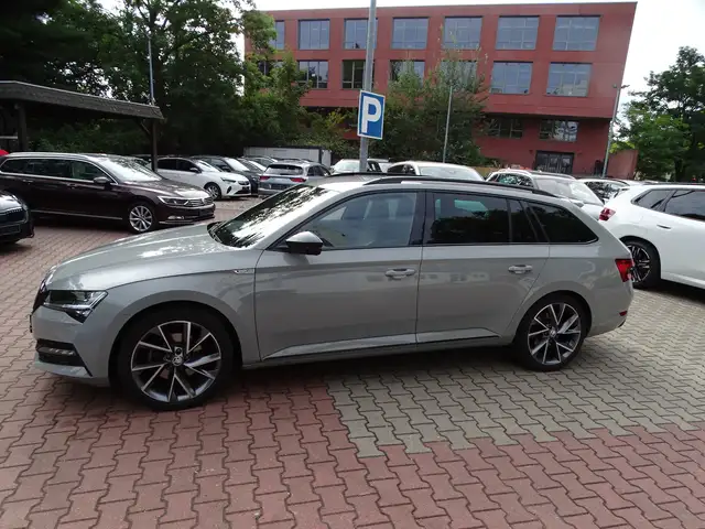 Skoda Superb view 3