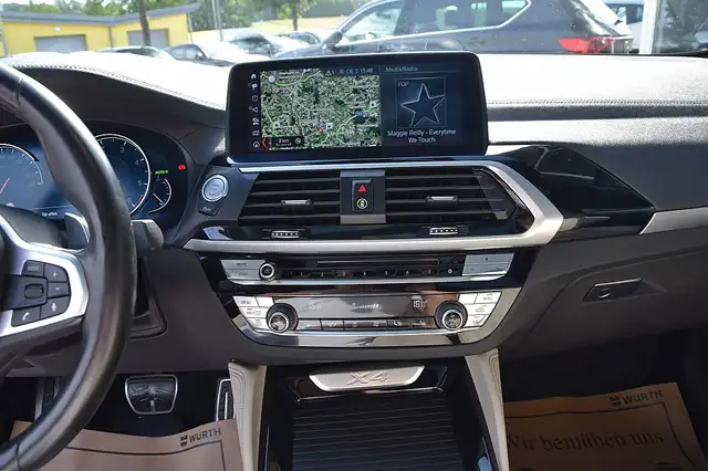 BMW X4 view 9