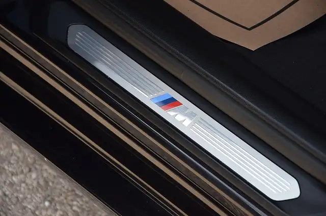BMW X4 view 11