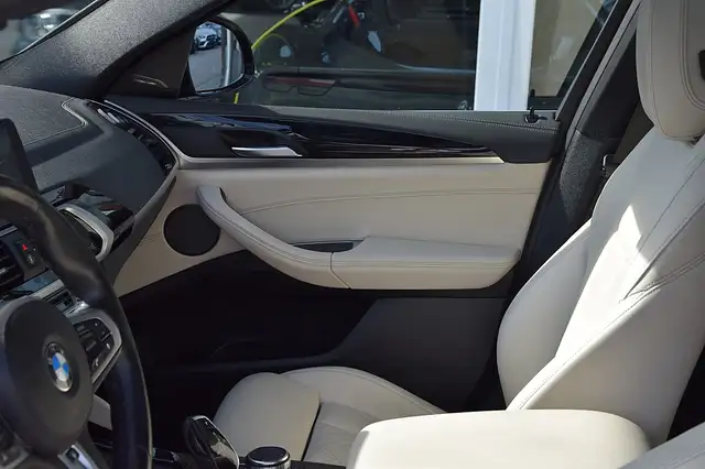 BMW X4 view 5