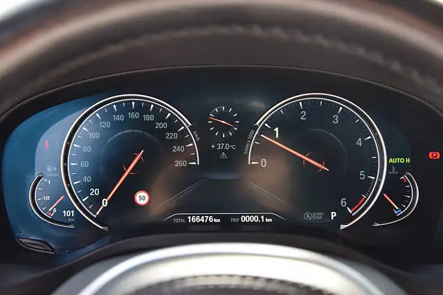 BMW X4 view 8