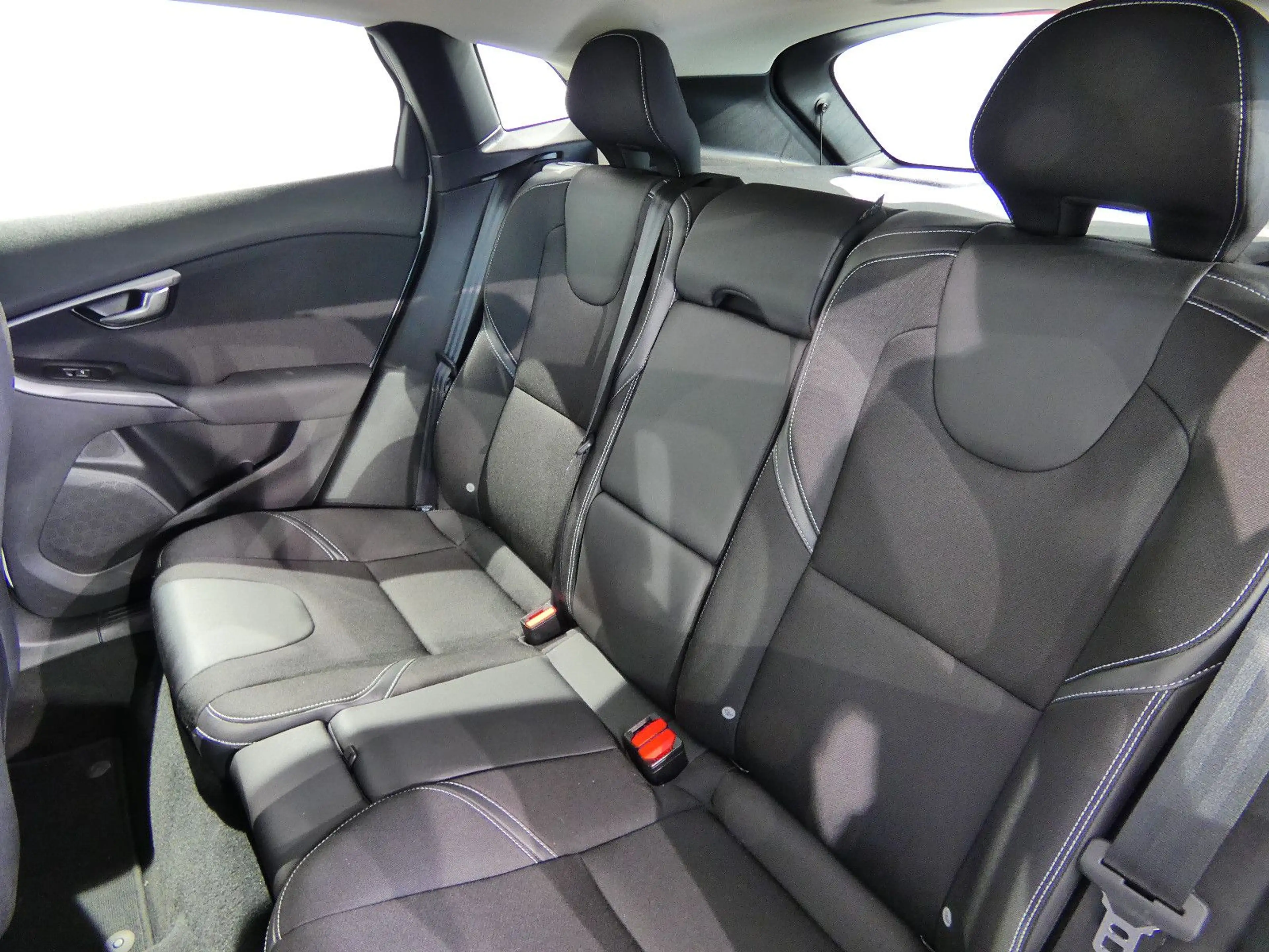 Volvo V40 Momentum LED/Navi/Kamera/Leder/SHZ/PDC/Alu — photo 15