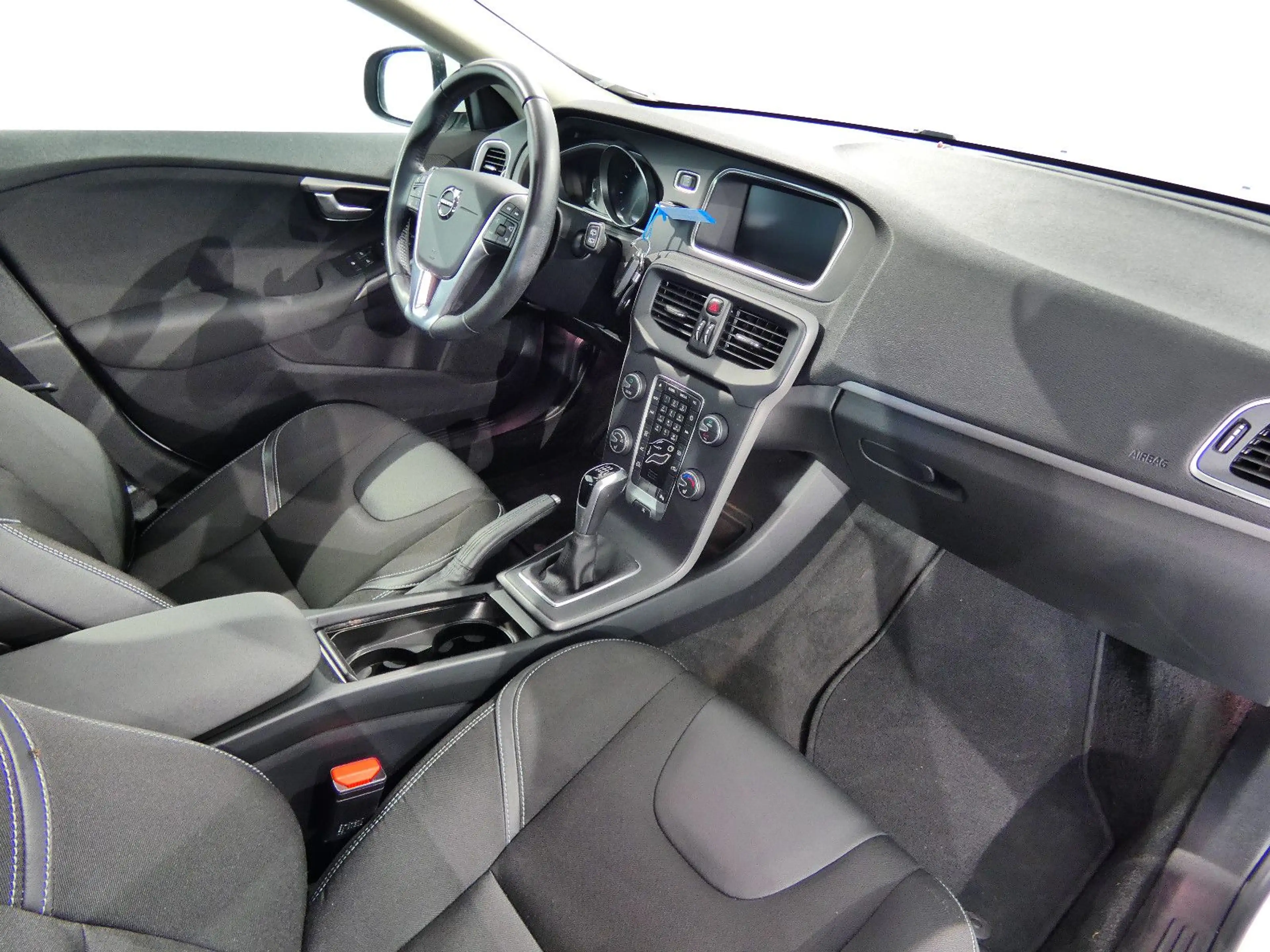 Volvo V40 Momentum LED/Navi/Kamera/Leder/SHZ/PDC/Alu — photo 12