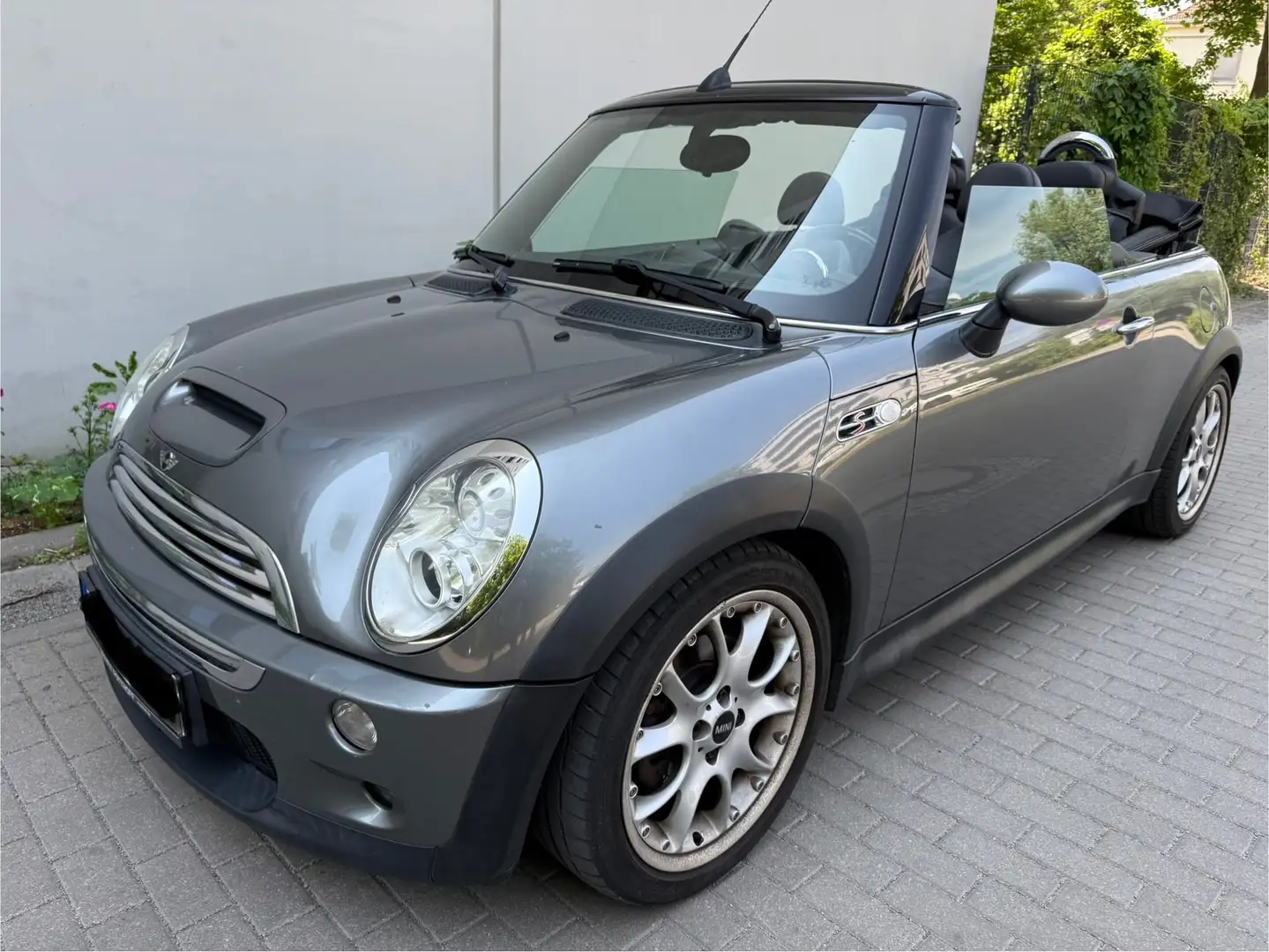 MINI Cooper S Cabrio Automatik*Leder*Bi-Xenon*PDC*Tüv26*Sitzheizung* Grau - 2