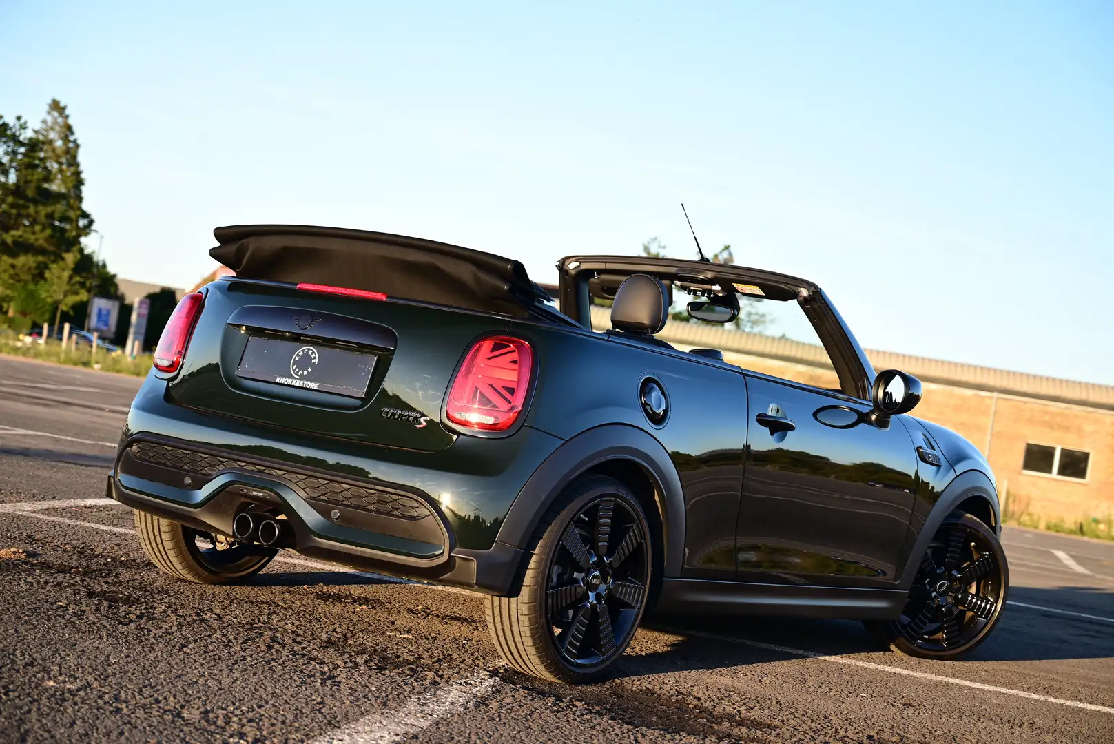 MINI Cooper S Cabrio AUT / LEATHER LOUNGE / RESOLUTE / Grün - 2
