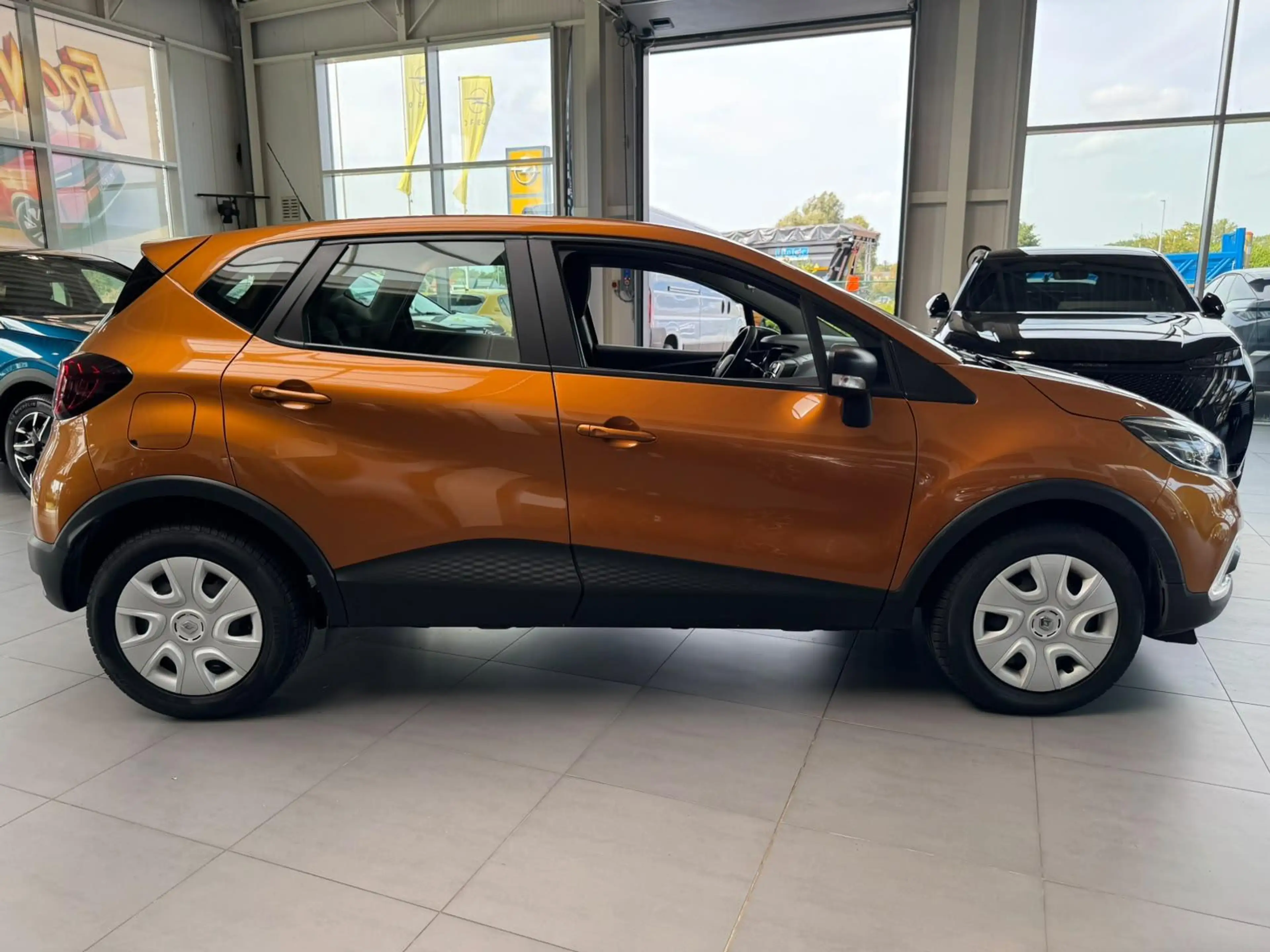Renault Captur 0.9 TCe ZEN 5d 66kW — photo 4