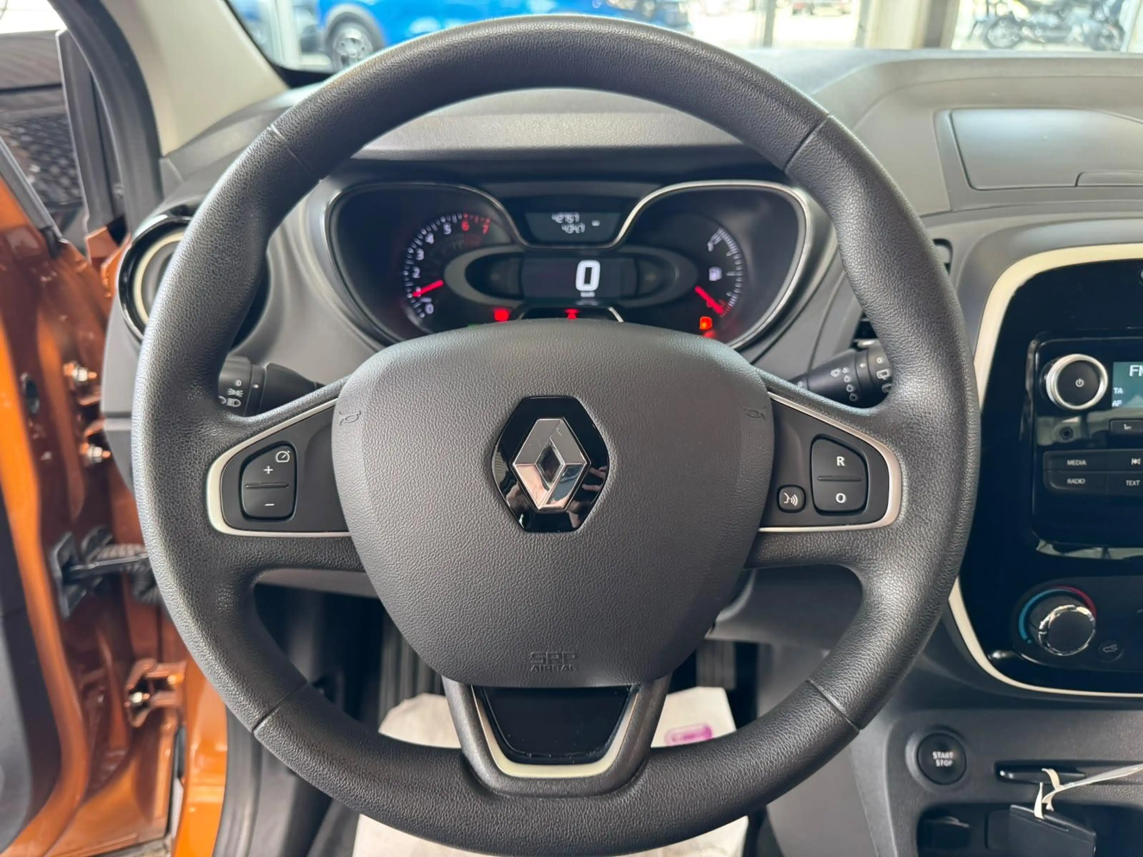 Renault Captur 0.9 TCe ZEN 5d 66kW — photo 12