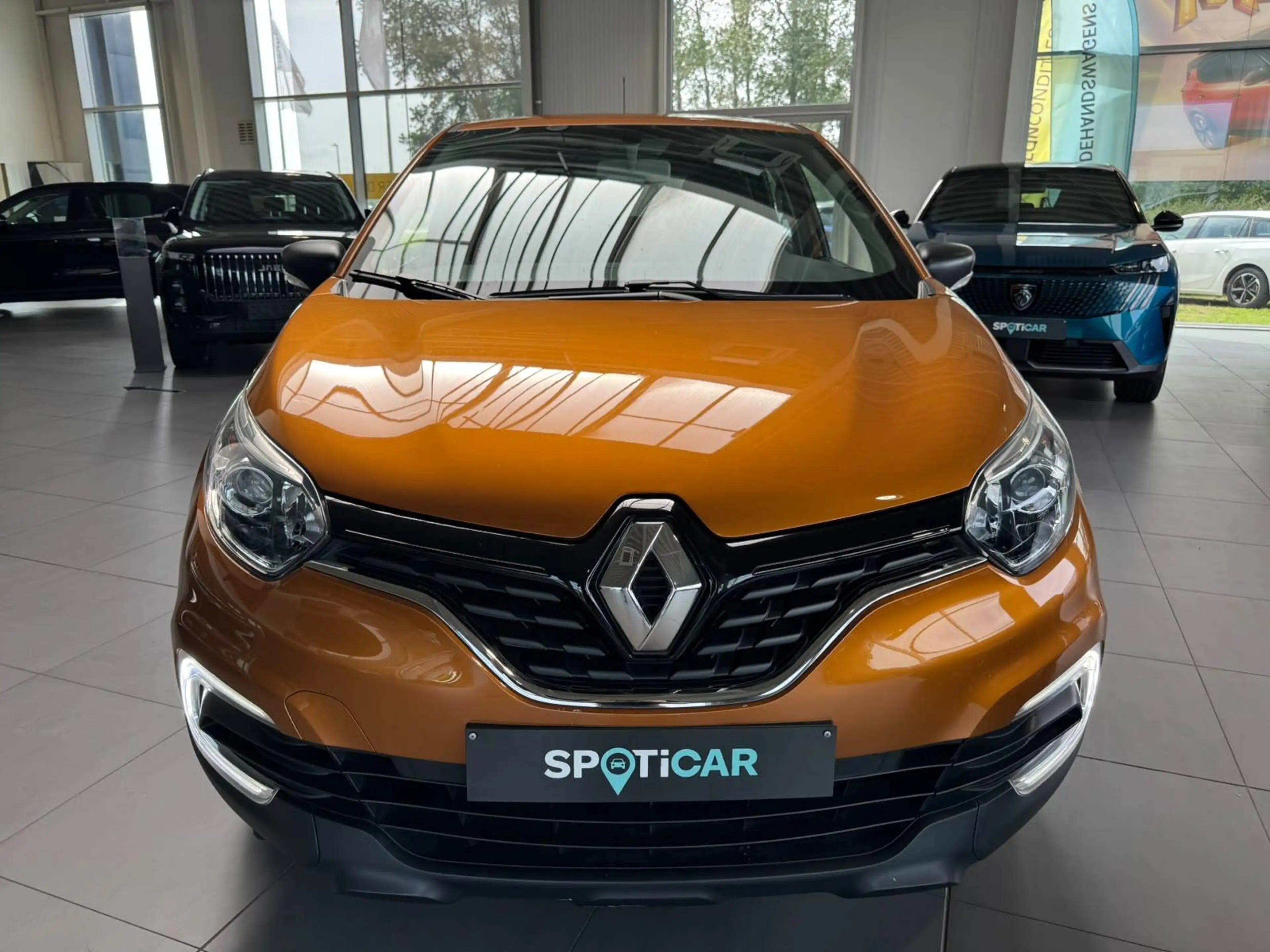 Renault Captur 0.9 TCe ZEN 5d 66kW — photo 2