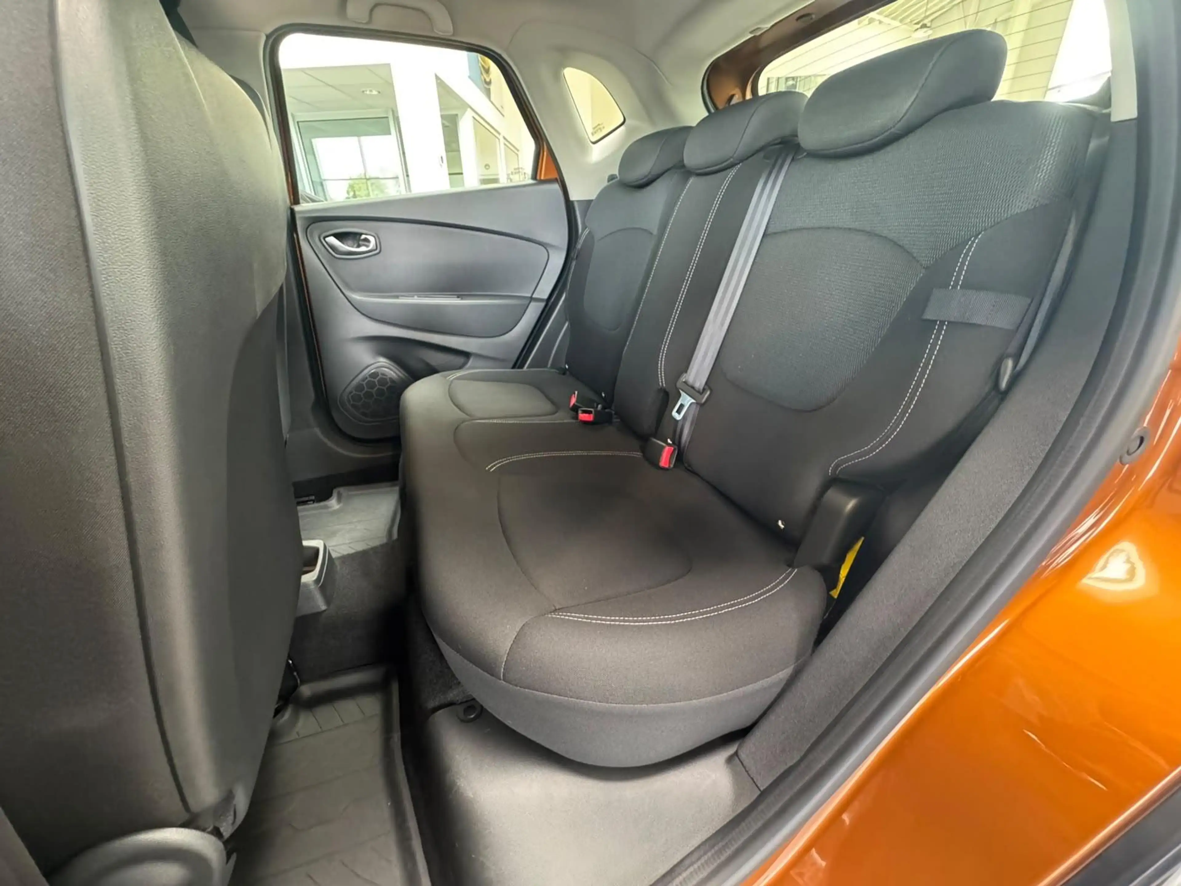 Renault Captur 0.9 TCe ZEN 5d 66kW — photo 11