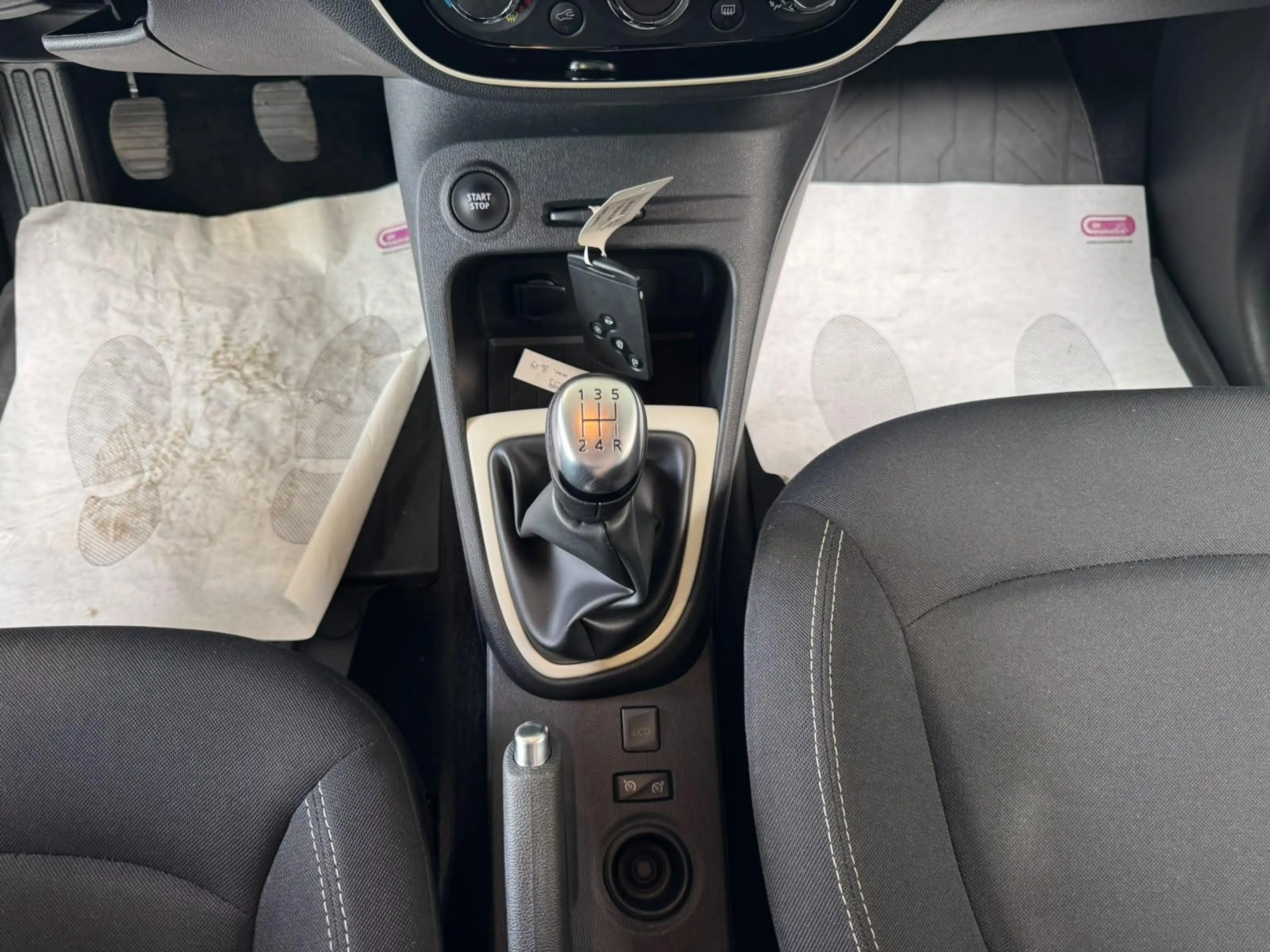 Renault Captur 0.9 TCe ZEN 5d 66kW — photo 16
