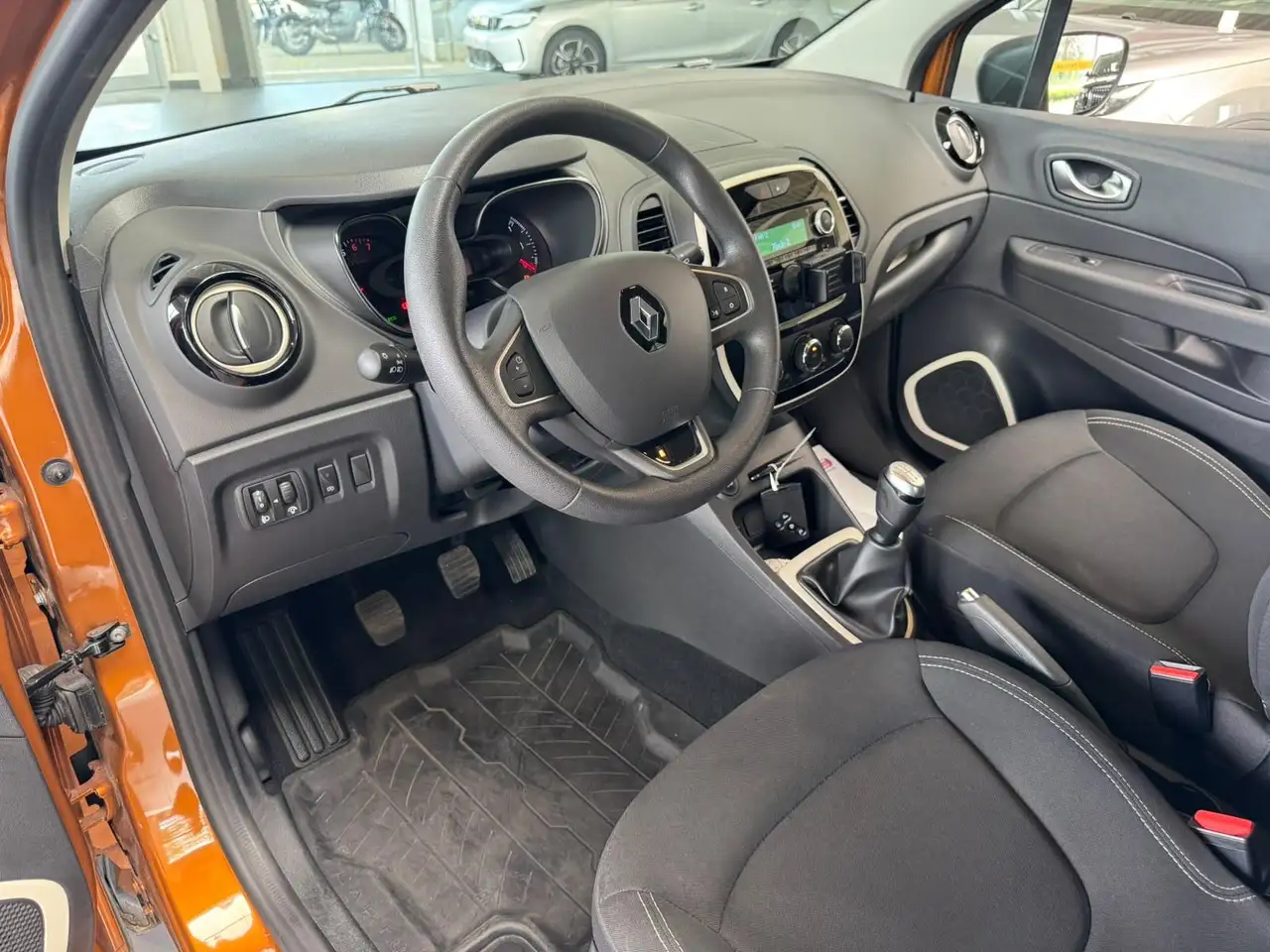 Renault Captur TCe 90 — photo 9 sur 19