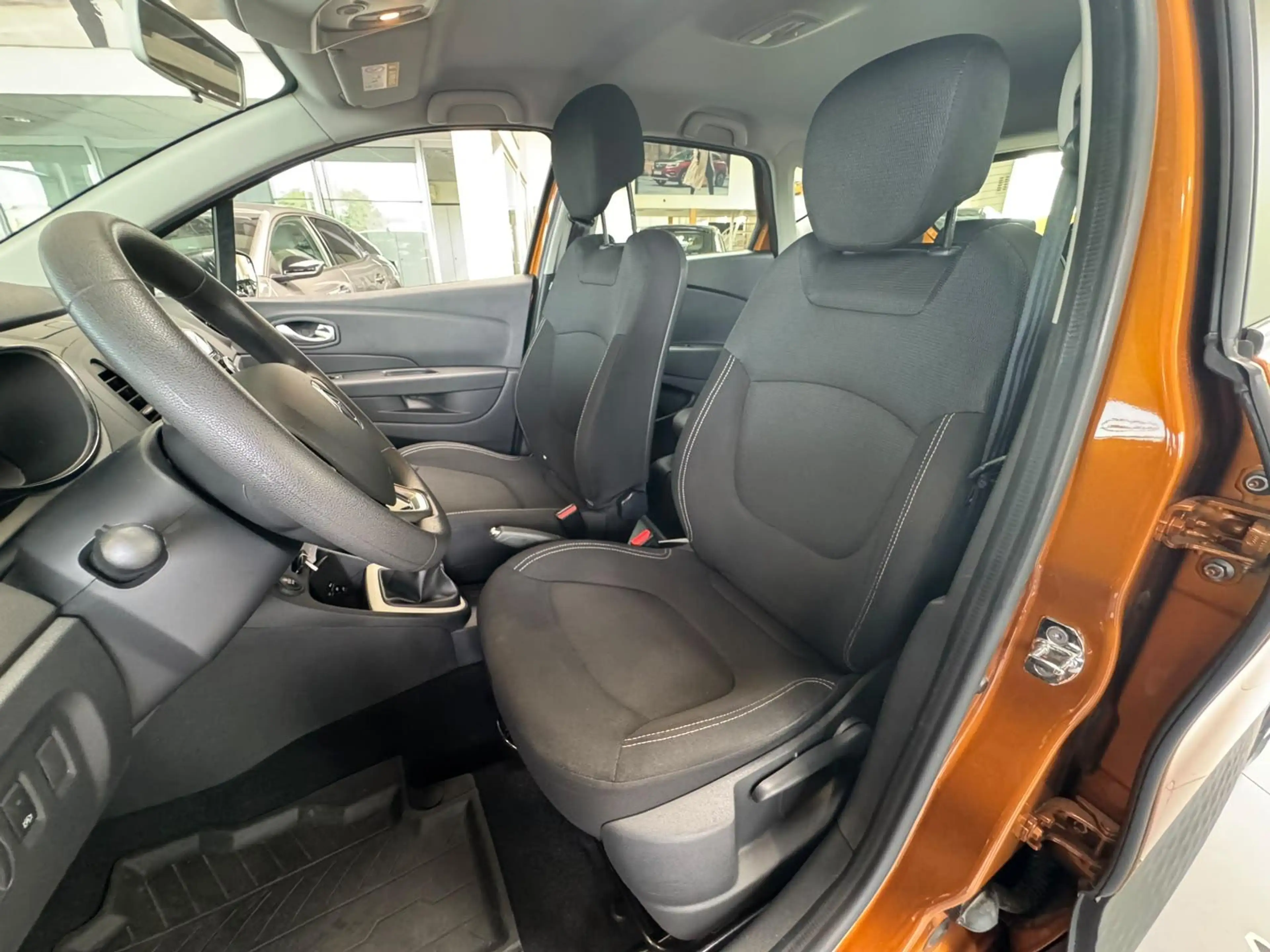 Renault Captur 0.9 TCe ZEN 5d 66kW — photo 10