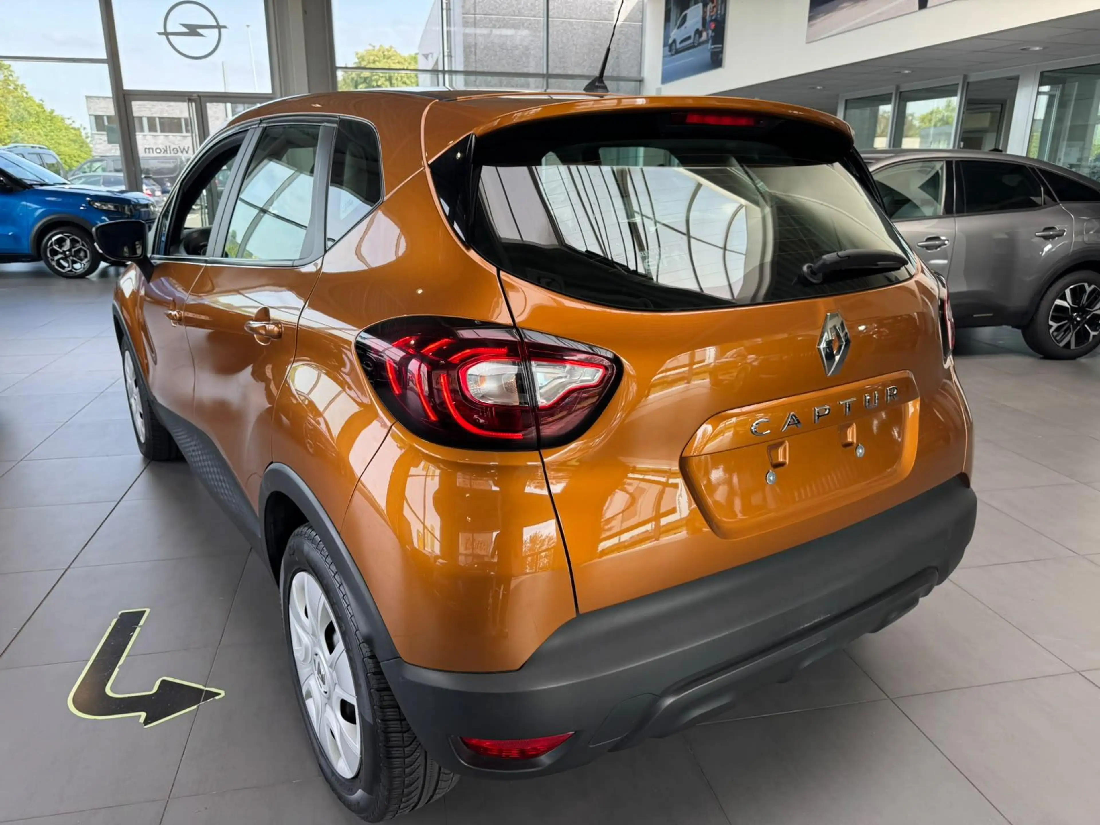 Renault Captur 0.9 TCe ZEN 5d 66kW — photo 7