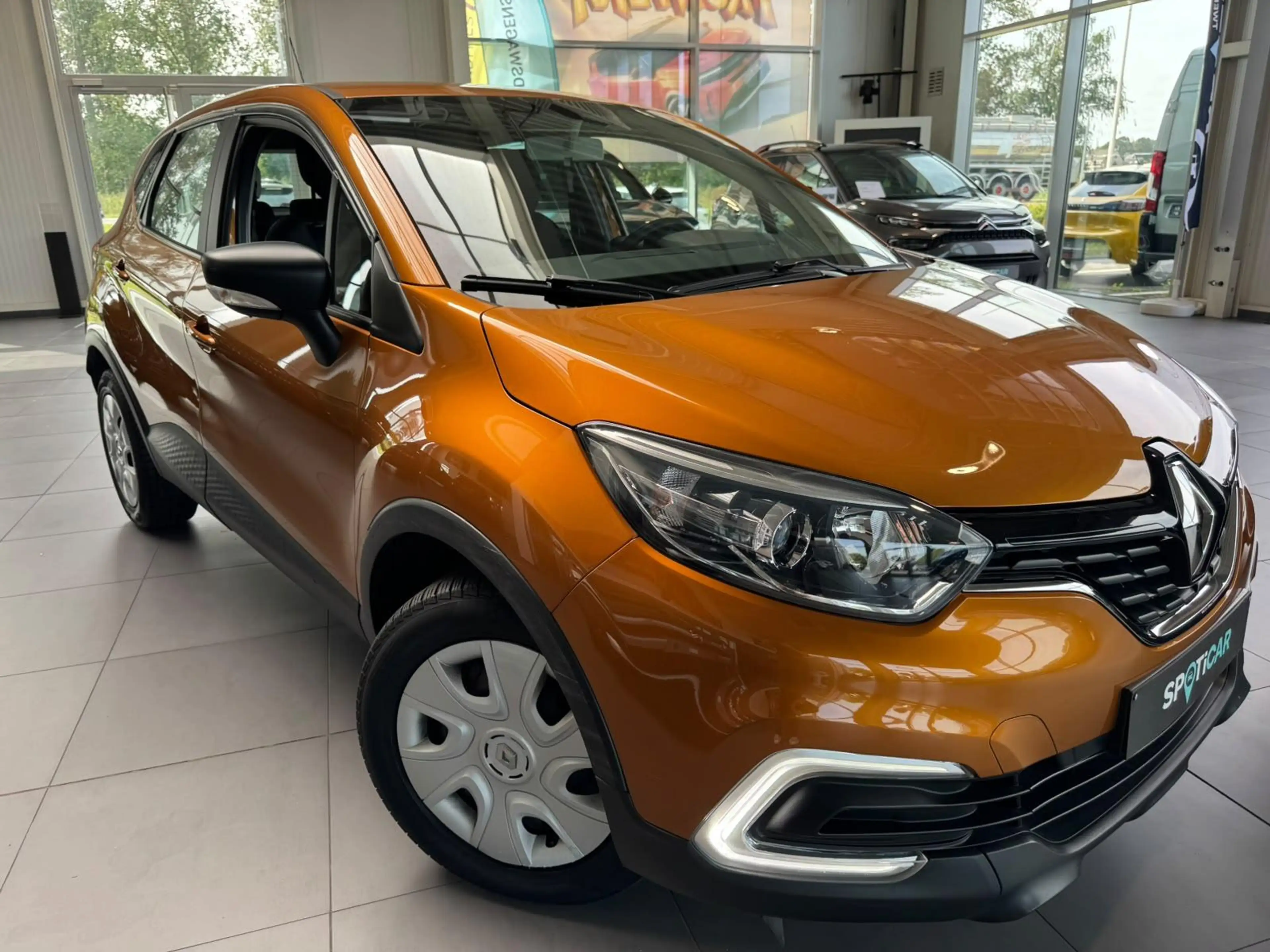 Renault Captur 0.9 TCe ZEN 5d 66kW — photo 3