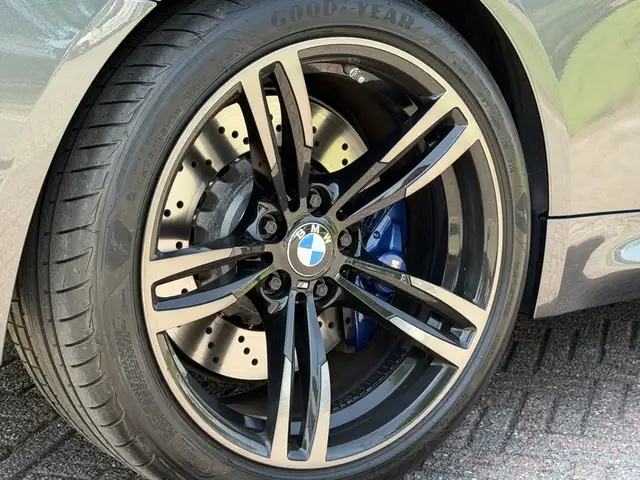 BMW M4 view 14