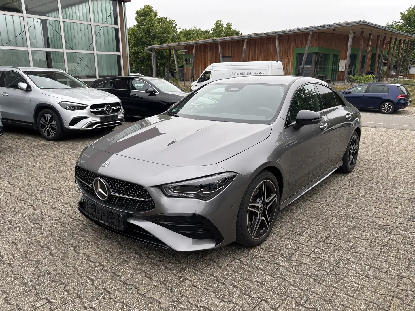 Mercedes-Benz CLA 200 AMG Line LEDER-Paket Night-Paket Surround-Soundsy Gris - 1