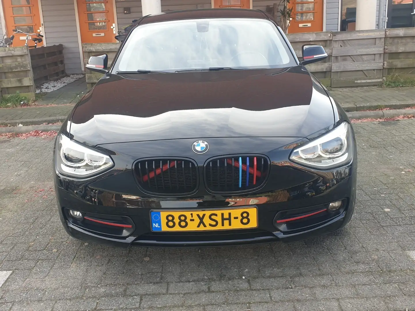 BMW 116 116i Upgrade Edition Zwart - 1