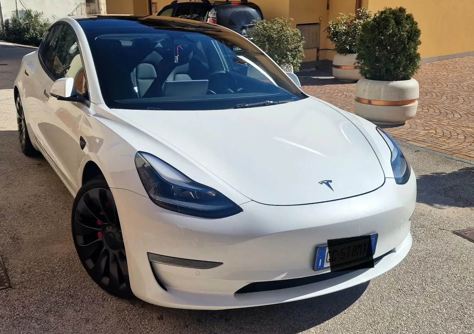 Tesla Model 3 Performance Dual Motor awd long range - 2
