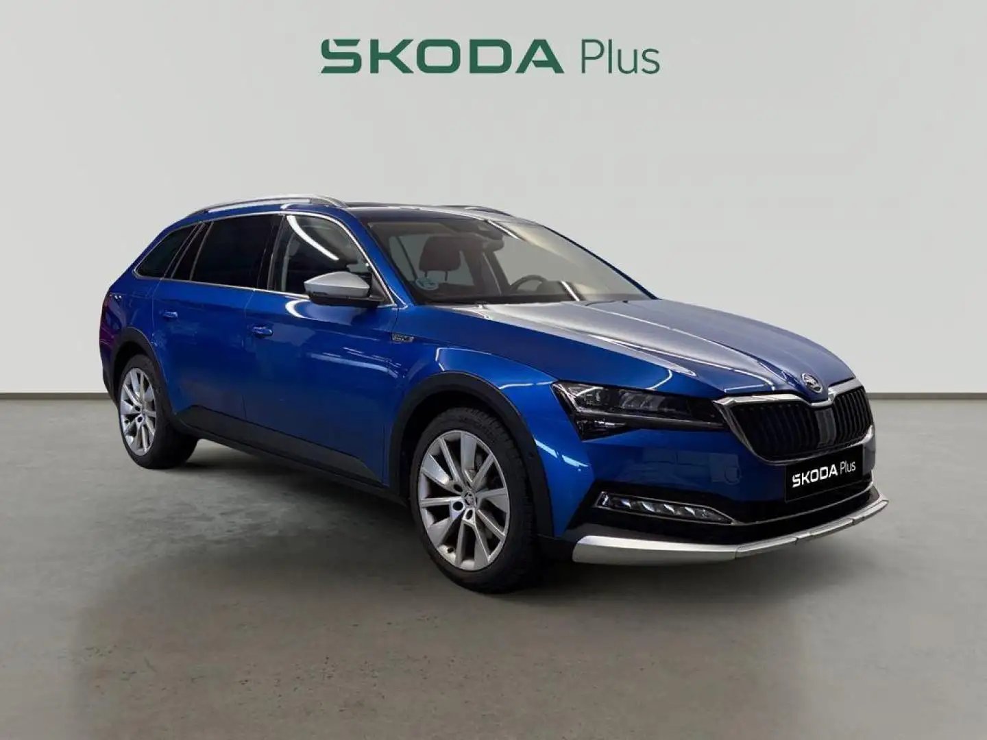 Skoda Superb Combi 2.0 TDI Selection 4x4 DSG 142kW Azul - 1