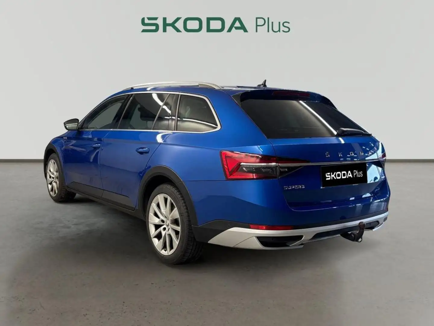 Skoda Superb Combi 2.0 TDI Selection 4x4 DSG 142kW Azul - 2