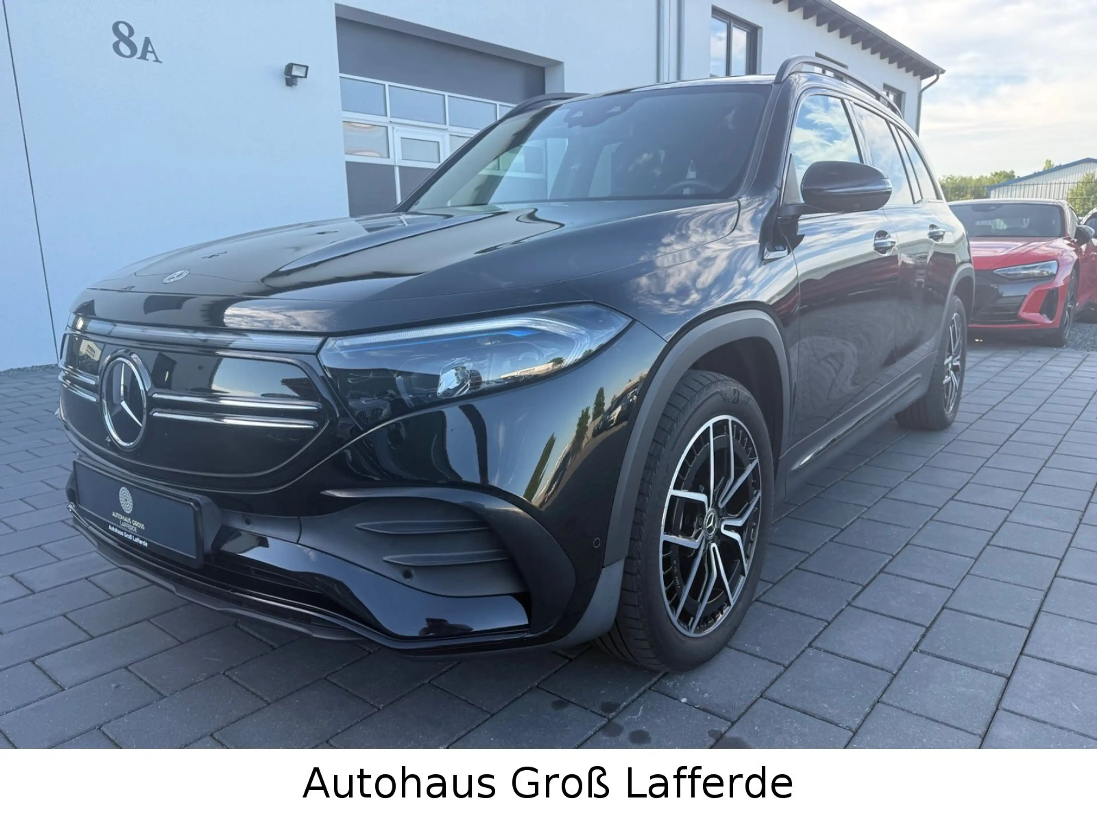 Mercedes-Benz EQB 300 4Matic AMG Line 360 Kam Ambiente Pano