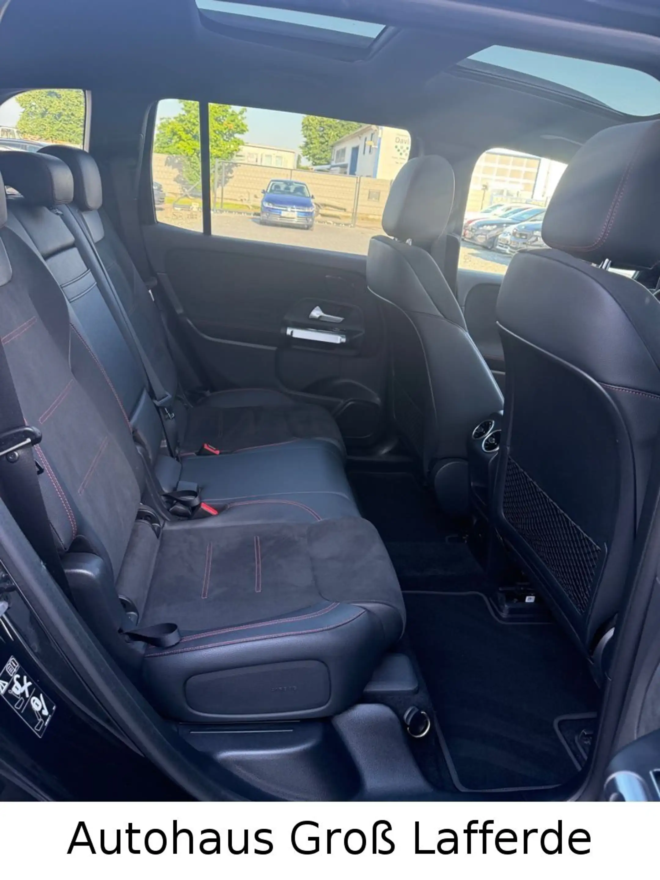 Mercedes-Benz EQB 300 4Matic AMG Line 360 Kam Ambiente Pano — photo 14