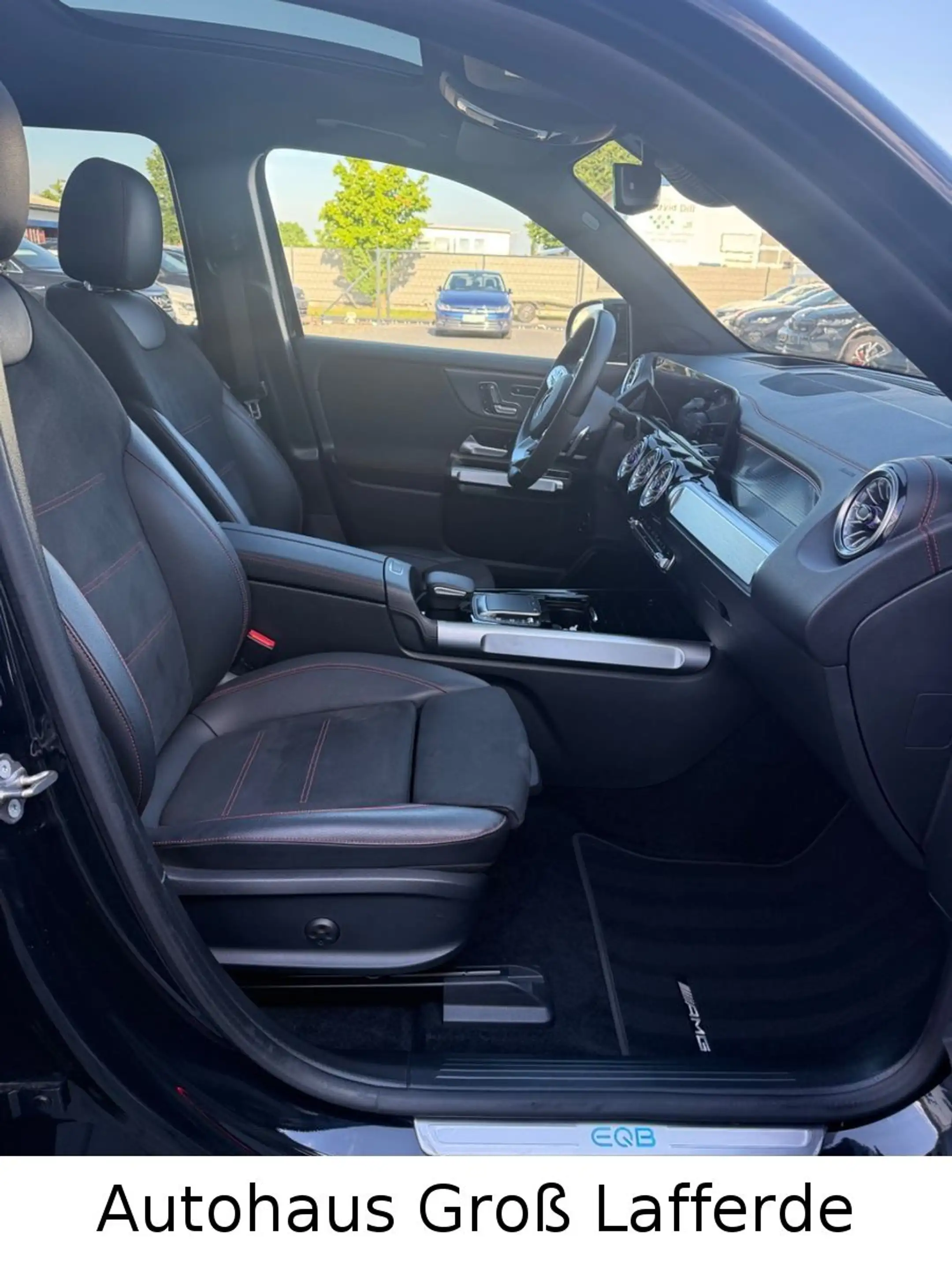 Mercedes-Benz EQB 300 4Matic AMG Line 360 Kam Ambiente Pano — photo 13