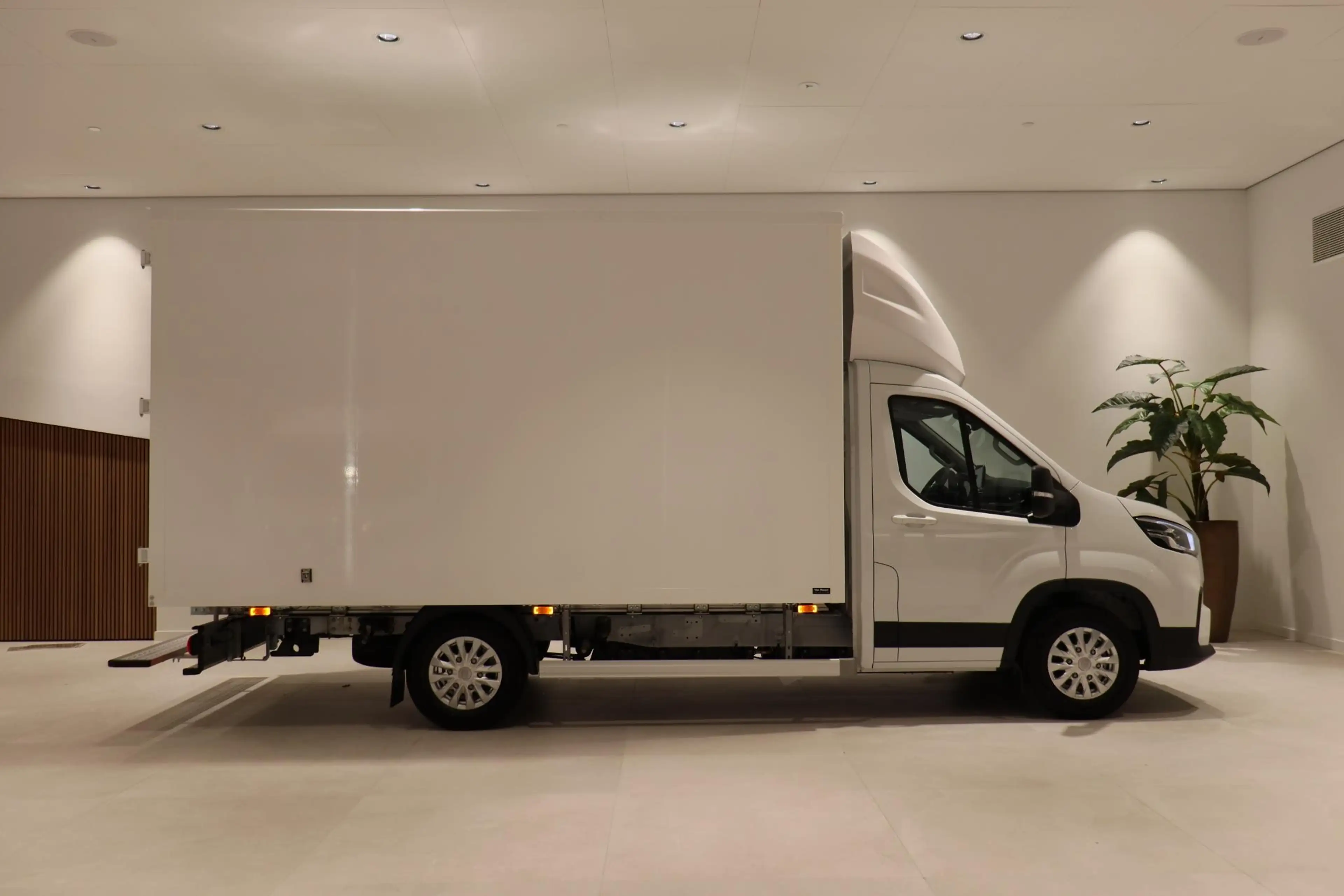Maxus eDeliver 9 L3 Citybox 65 kWh | Openslaande Deuren | Eco Light — photo 8
