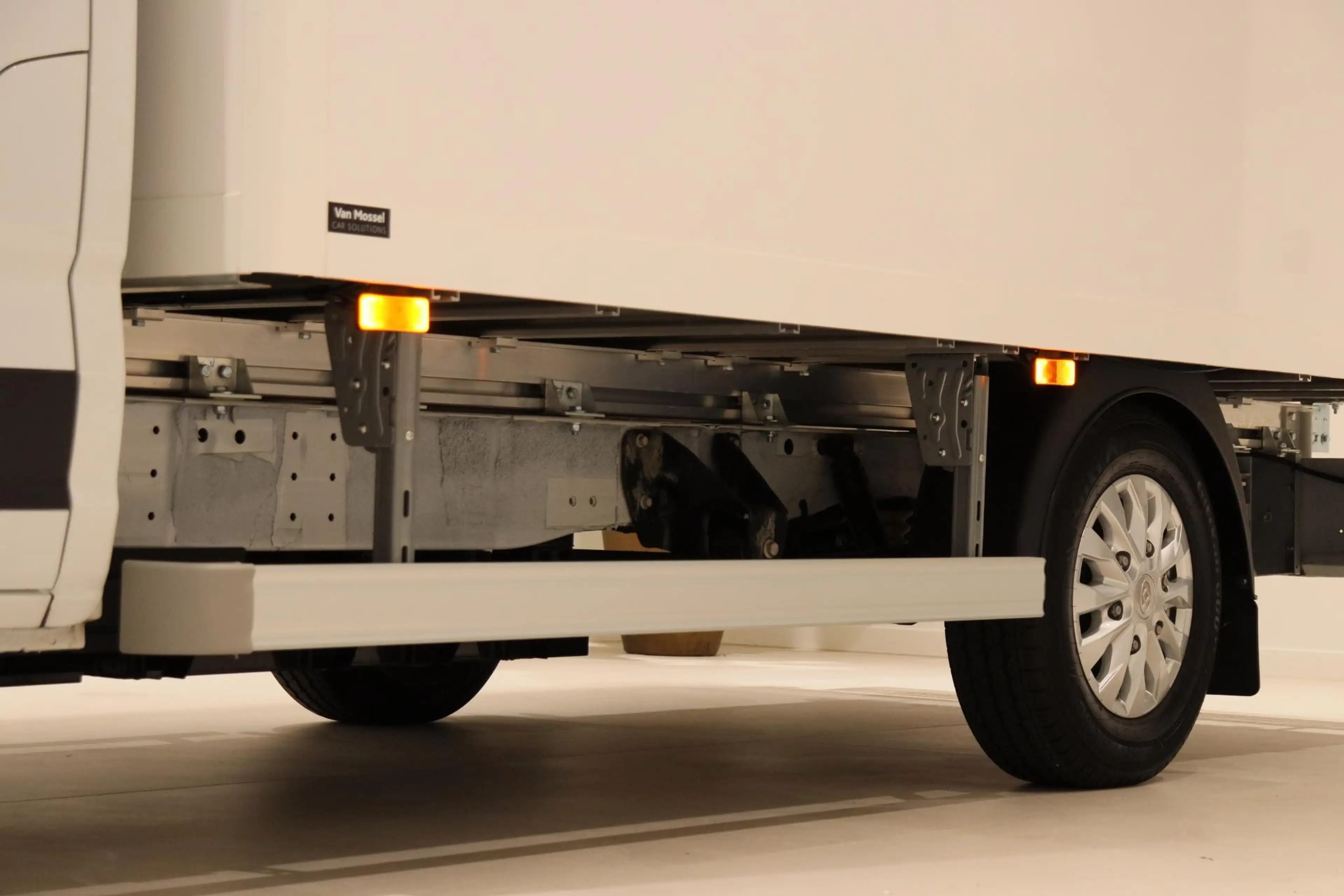 Maxus eDeliver 9 L3 Citybox 65 kWh | Openslaande Deuren | Eco Light — photo 3