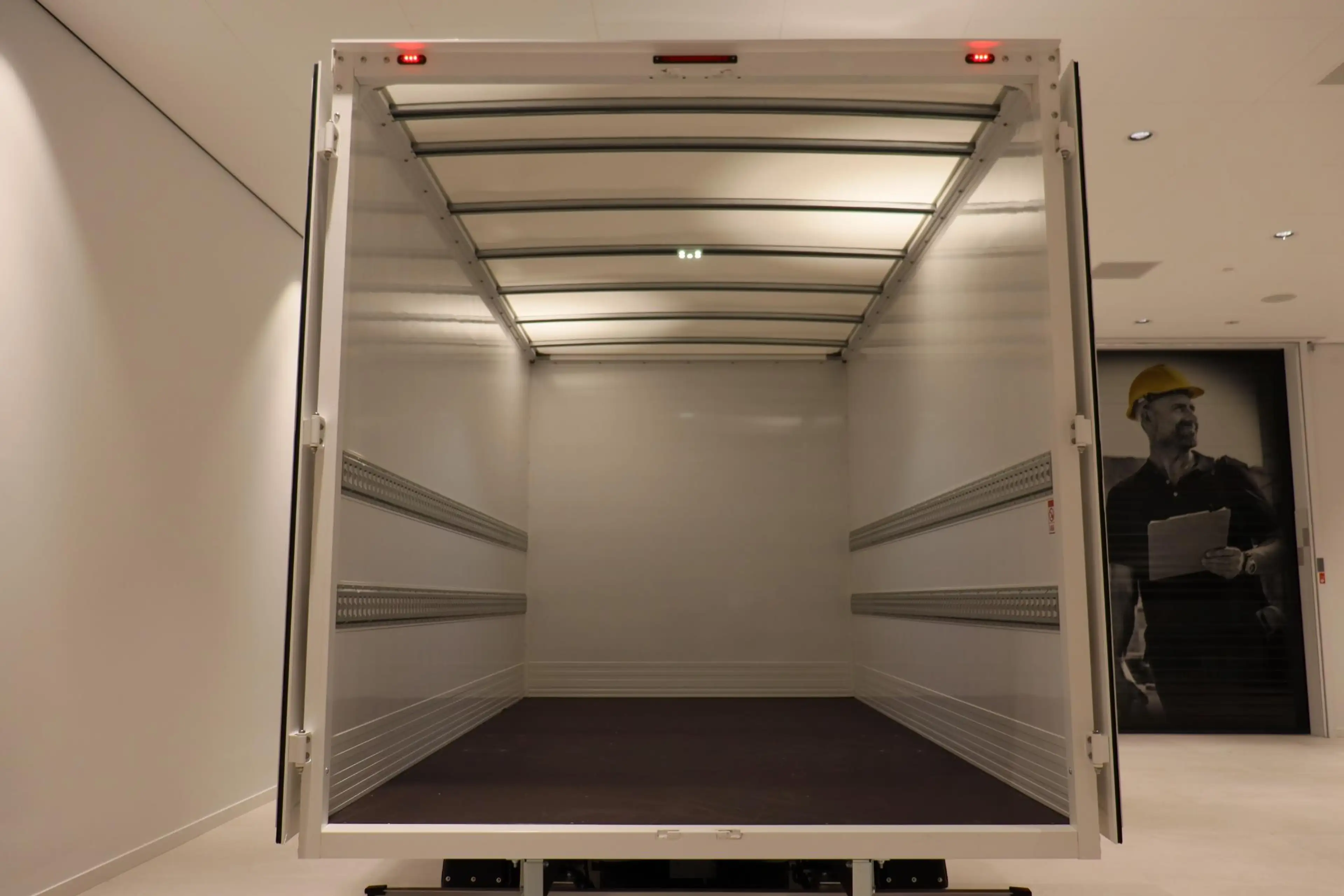 Maxus eDeliver 9 L3 Citybox 65 kWh | Openslaande Deuren | Eco Light — photo 11