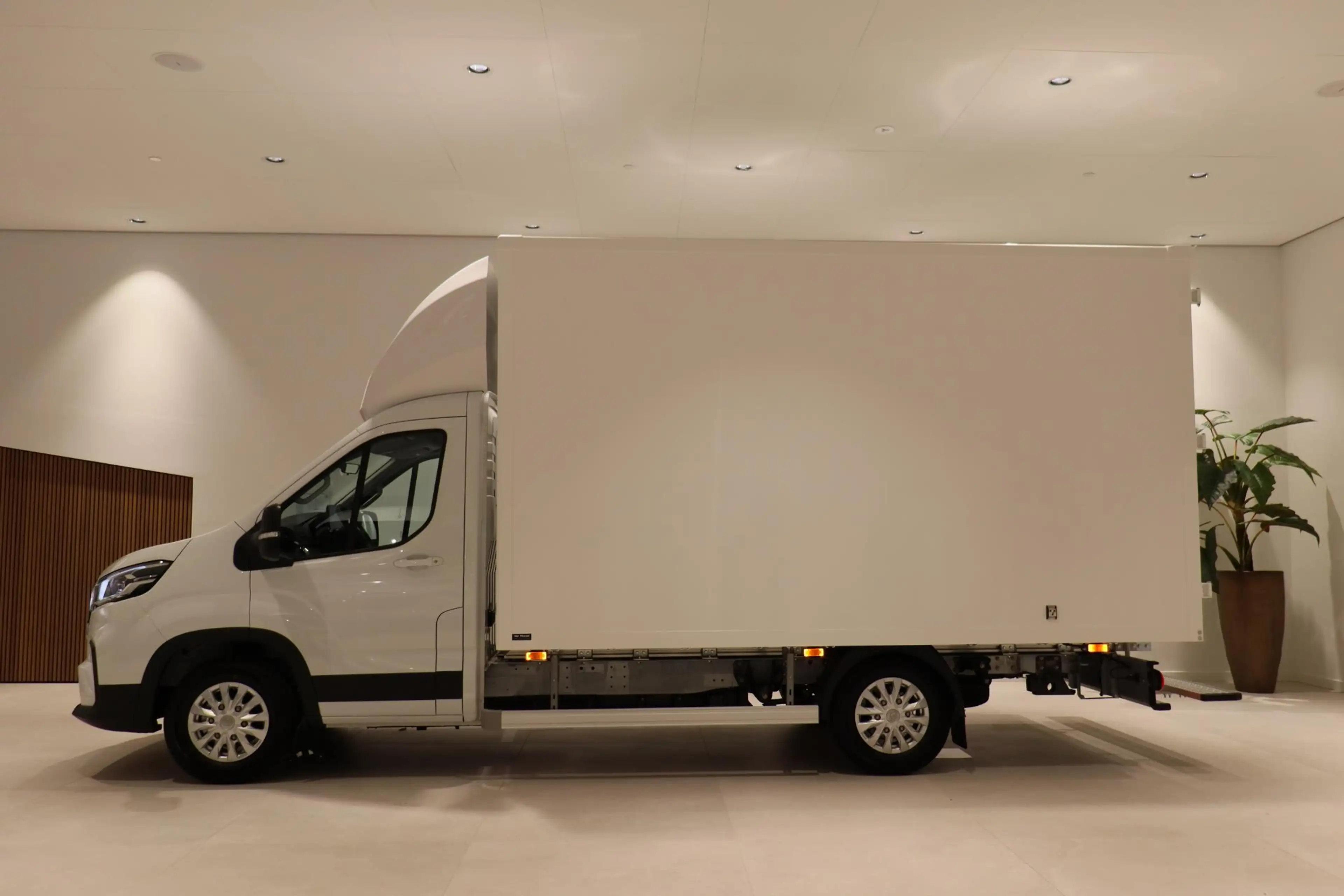 Maxus eDeliver 9 L3 Citybox 65 kWh | Openslaande Deuren | Eco Light — photo 2