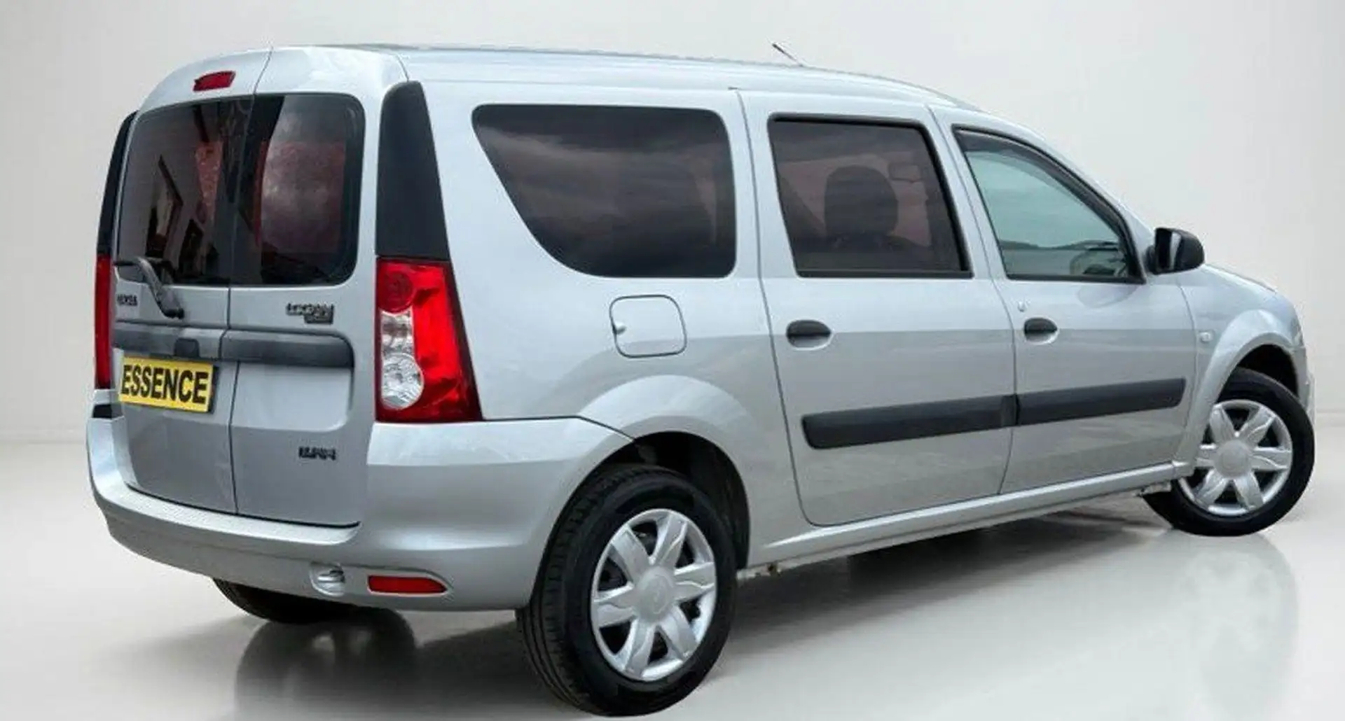 Dacia Logan I Phase II - 1.4i 8V - 6cv (75 ch) - BVM5 - 5 port Szary - 2