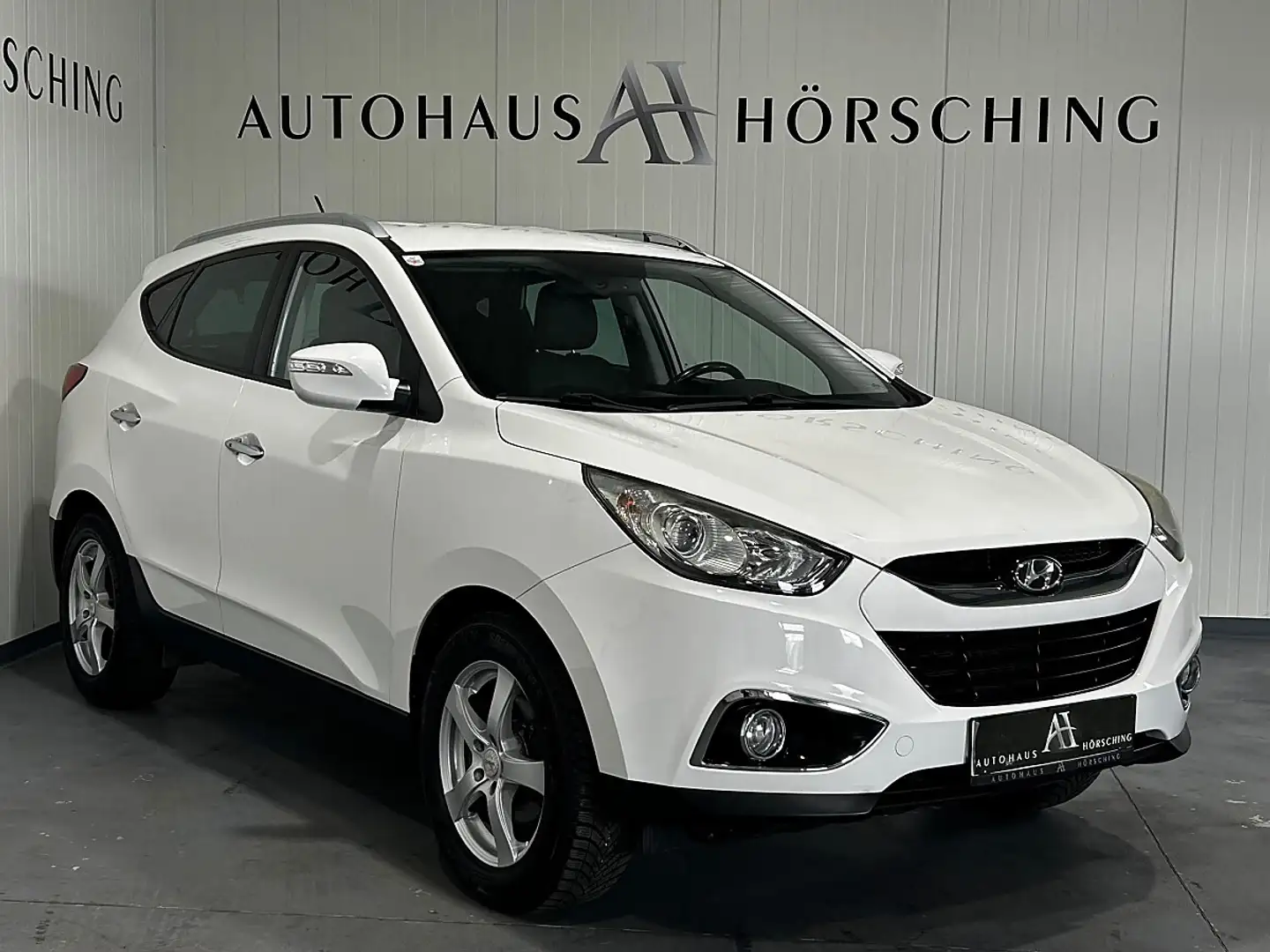Hyundai iX35 2,0 CRDi UpGrade 4WD ALLRAD//ANHÄNGERKUPPLUNG// Weiß - 1