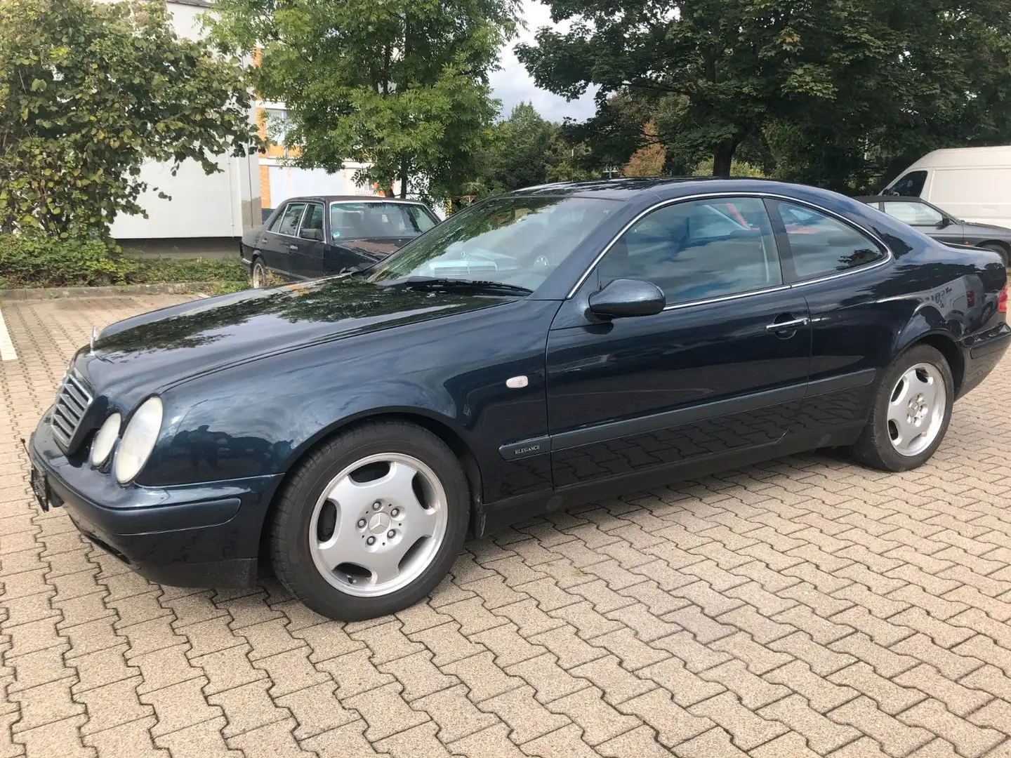 Mercedes-Benz CLK 200 *eGSD*Scheckheft*8-fach bereift*Top* Schwarz - 1