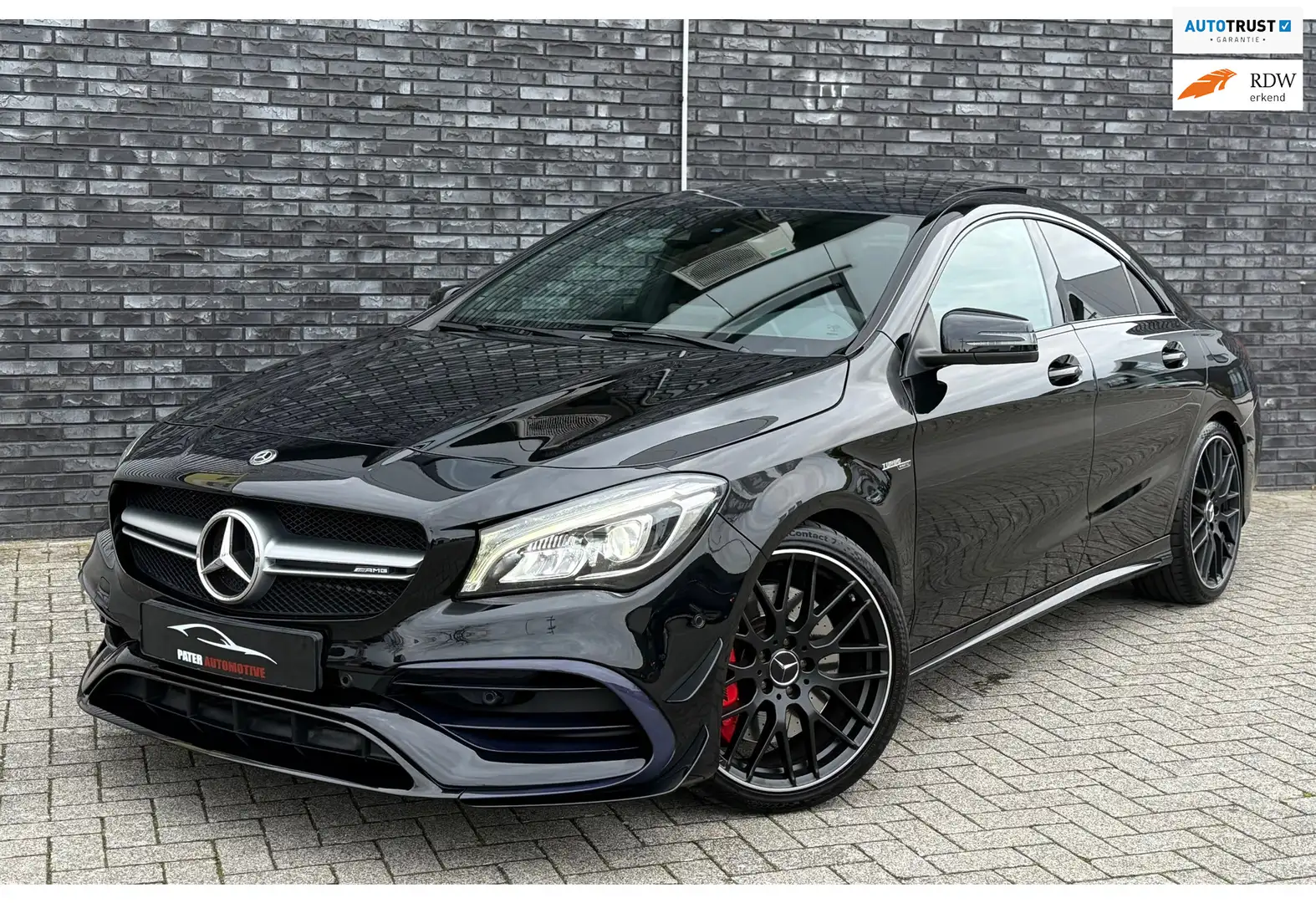 Mercedes-Benz CLA 45 AMG 4MATIC 420pk|Performance|Schaalstoelen|Aero Pack|P Zwart - 1