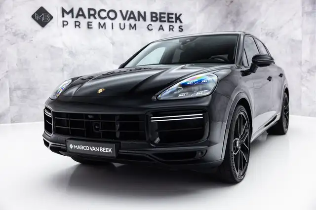 Porsche Cayenne view 4