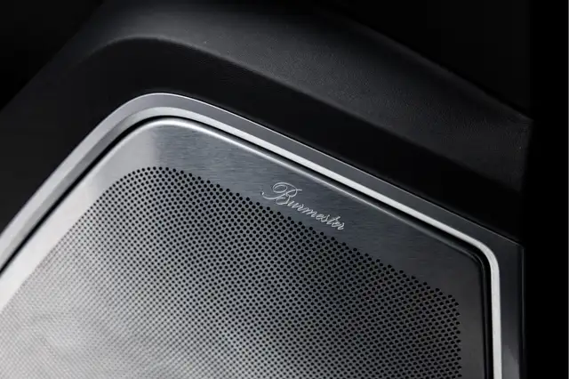 Porsche Cayenne view 30