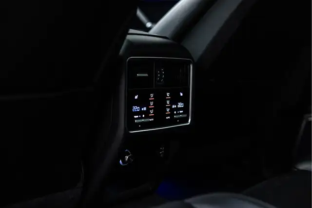 Porsche Cayenne view 20