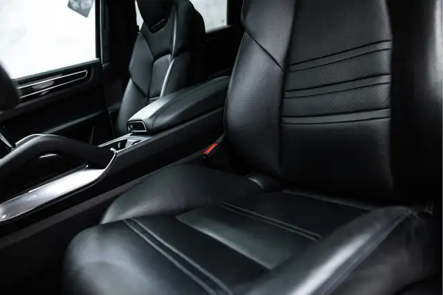 Porsche Cayenne view 15