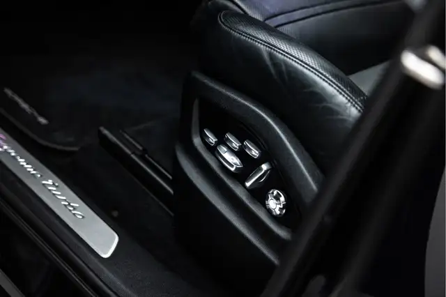 Porsche Cayenne view 14