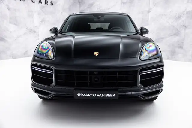 Porsche Cayenne view 3
