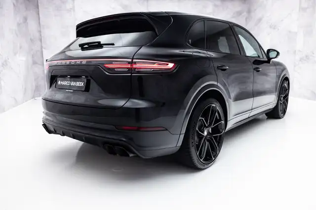 Porsche Cayenne view 2