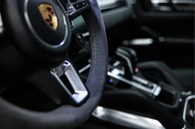 Porsche Cayenne view 18
