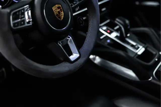 Porsche Cayenne view 19