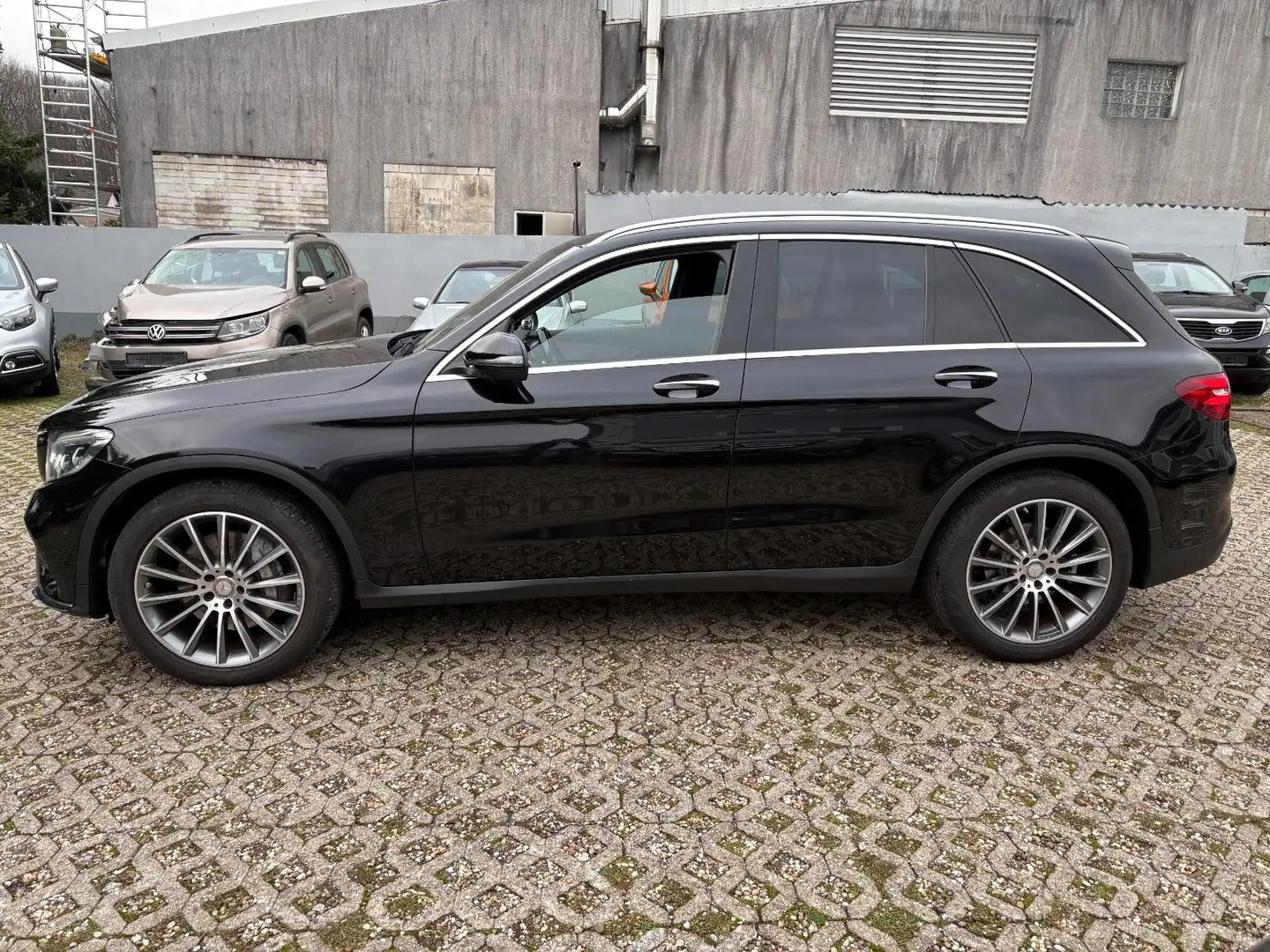 Mercedes-Benz GLC 250 d 4Matic AMG-LINE 360° DISTRONIC HEAD-UP Zwart - 2