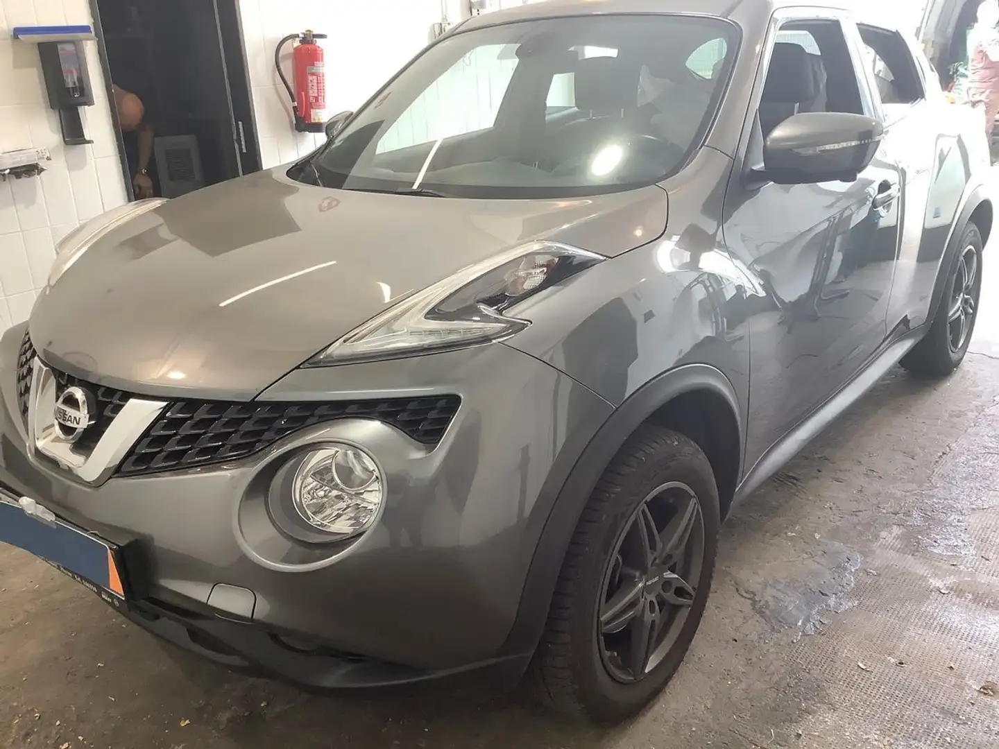 Nissan Juke Tekna Grijs - 1