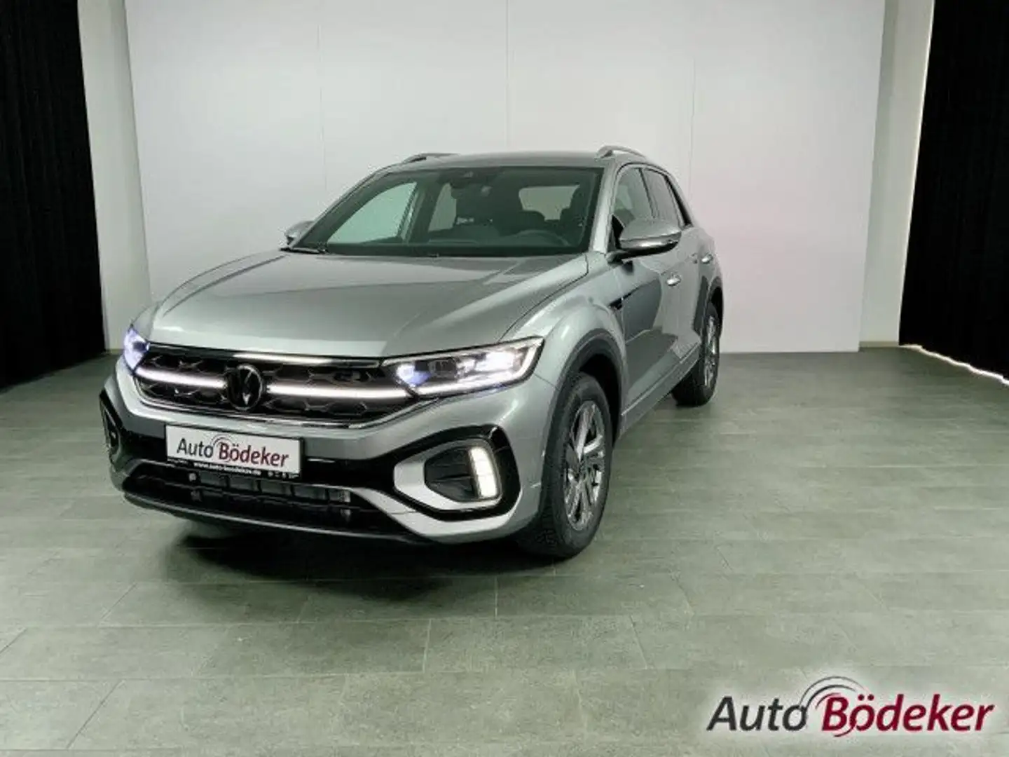 Volkswagen T-Roc R-Line 1.5 l TSI OPF 110 kW (150 PS) Navi Срібний - 2
